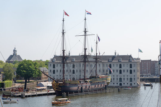 Il museo navale e il vascello Amsterdam