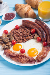 Healthy balanced english breakfast