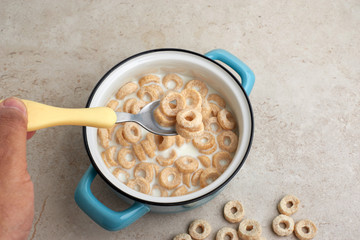 cereal with milk, cheerios with whole grain honey natural product