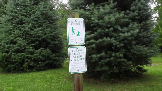 Clean up after your pet sign.