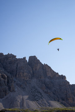 Parapendio sulle Dolomiti, Italia