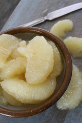 preparing fresh grapefruit