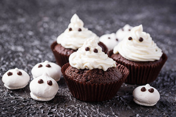 Cupcake in shape of ghost