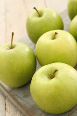preparing fresh apples