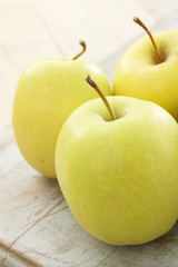 preparing fresh apples