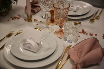 Modern tablesetting in paste colors