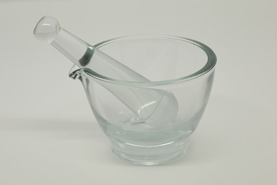 Fantaschale aus Glas zur Herstellung von Salben und Cremes