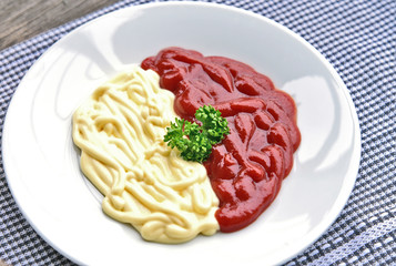 half mayonnaise and half ketchup in same dish.
