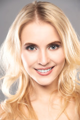 Naklejka premium girl with beautiful smile