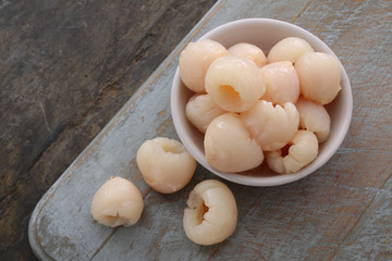 fresh tinned peeled lychees