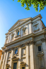 Obraz premium View on a historic church in Rome, Italy on a sunny day.