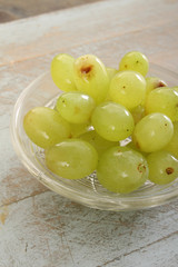 preparing fresh grapes