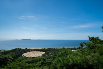 銭形砂絵と瀬戸内海 (香川県観音寺市)