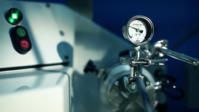 Analog device measures the pressure