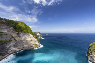Nusa Penida Coastline with small islands in Indonesia. - obrazy, fototapety, plakaty