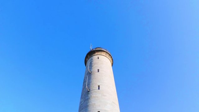 Aerial footage of Batz island's lightouse taken with Parrot Anafi during the afternoon of a sunny day.
Batz island, France
08/13/2018