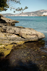 Fototapeta na wymiar Seashore with rocks