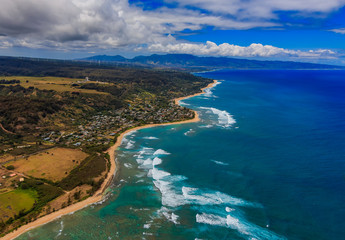Obraz premium Aerial view Honolulu coastline in Hawaii from a helicopter