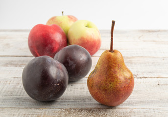 pear, fruit, food, isolated, green, ripe, healthy, pears, fresh, white, yellow, sweet, juicy, diet, organic, apple, two, object, eating, nutrition, vegetarian, fruits, nature, natural, delicious