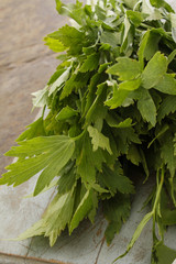 preparing fresh parsley