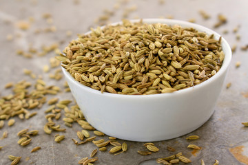 dried fennel seeds