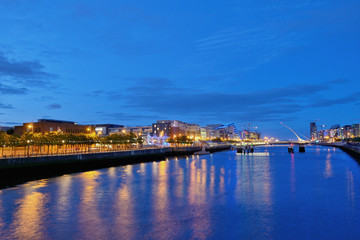 Fototapeta na wymiar River Liffey at Dublin City Center at night