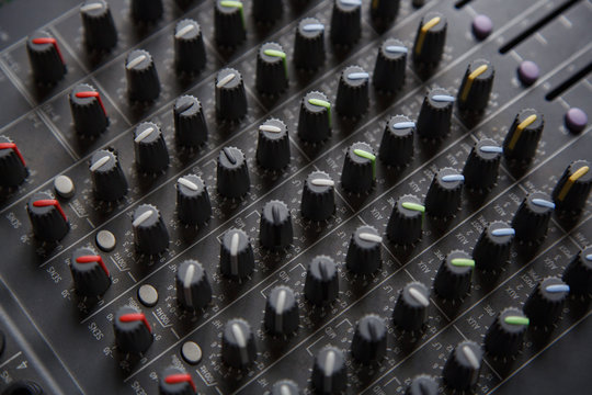 Control nobs on a sound mixing board