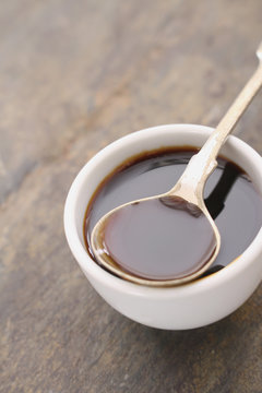 molasses treacle in dish