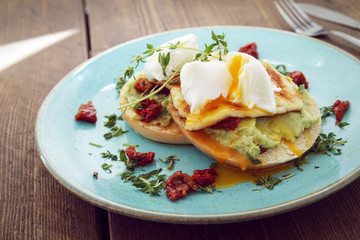 houlumi and poached egg breakfast