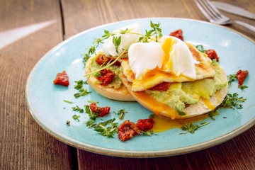 houlumi and poached egg breakfast