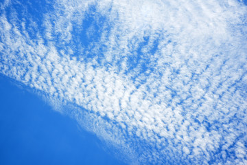 whiye clouds and blue sky