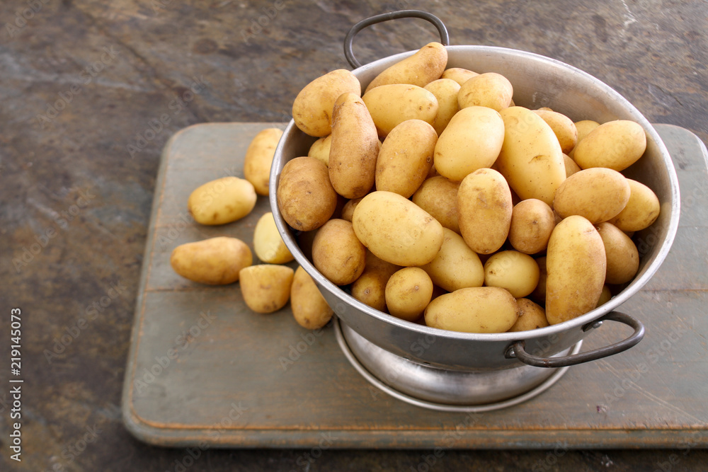 Poster preparing fresh potatoes