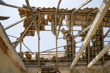 Ruine mit extremer Einsturzgefahr
