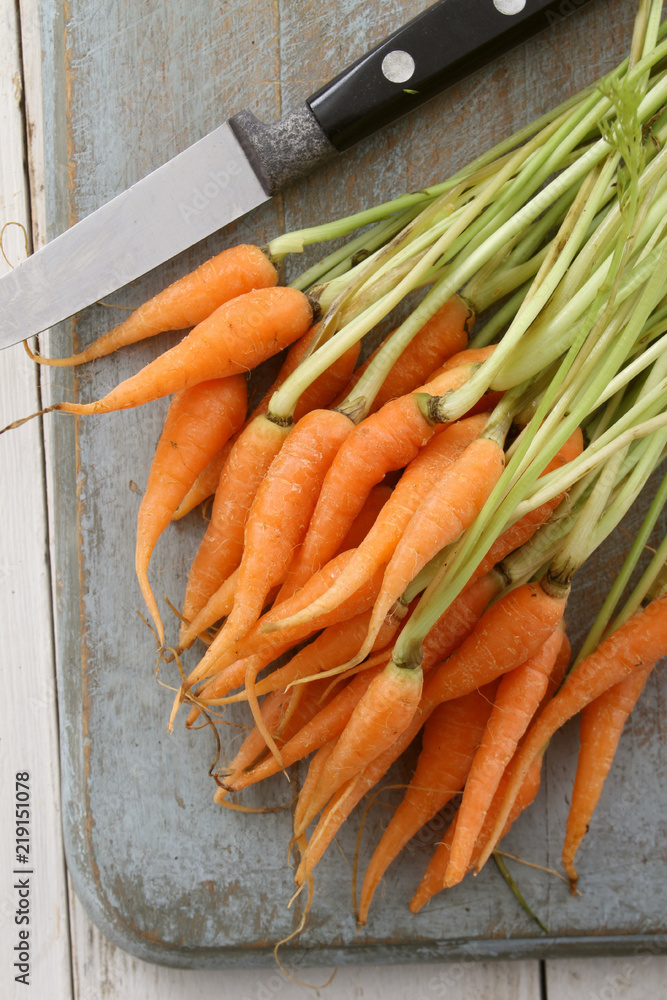 Poster preparing baby carrots