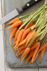 preparing baby carrots