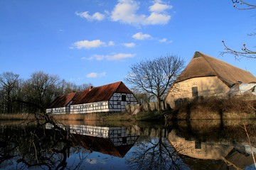 idyllische Reetdach Scheune und Fachwerk Landhaus, Gut Wulfshagen, Schleswig-Holstein