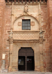 Arquitectura renacentista. Portada de la Iglesia Parroquial de San Bartolomé en Montoro, provincia de Córdoba, Andalucía, España