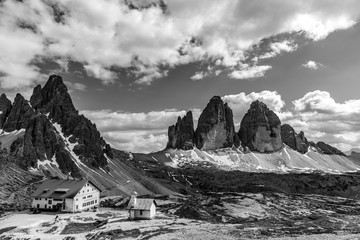 Bergpanorama auf die Drei Zinnen in den Dolomiten