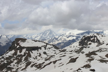 Fototapeta na wymiar montagne en hiver