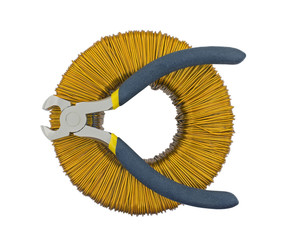 Voltage toroidal transformer and cutting pliers