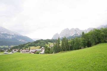 Fototapeta na wymiar Montañas Dolomitas