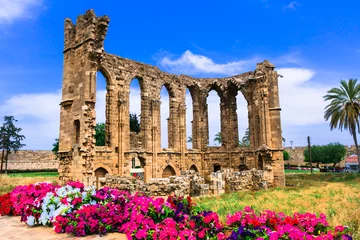 Foto auf Leinwand Wahrzeichen Zyperns - Ruinen der Kirche St. Johannes in Famagusta (Gazimagusa) © Freesurf
