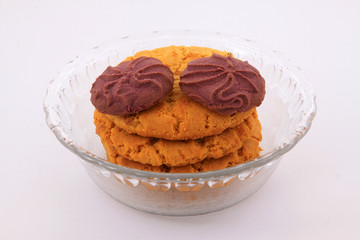 cookies in a glass bowl