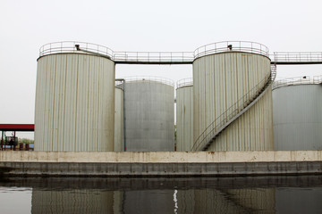 Storage tanks in a production enterprise