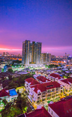 Naklejka premium BANGKOK: August 22, 2018, at the corner of the sky The view of the capital (Rama). 3, Sathorn, Thonburi) is a rare light in the rainy season, Thailand.