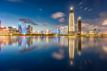 Obraz premium Shenzhen Nanshan District Ren Cai Park Night Scene