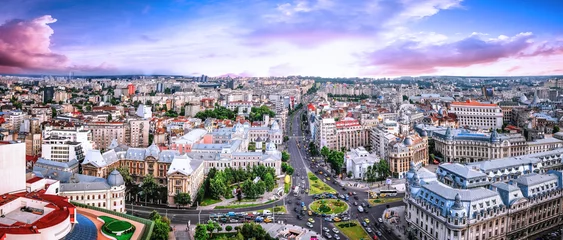 Foto op Canvas 180 graden luchtpanorama van de hoofdstad van Roemenië, Boekarest. © Augustin Lazaroiu