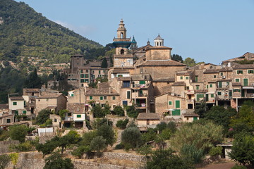 Obraz premium Village Valldemossa at the road MA10 in Tramuntana Mountains on Mallorca 