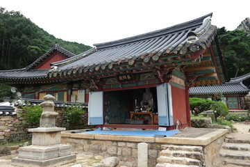 Gwallyongsa Buddhist Temple
