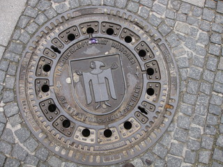 Gullideckel mit Münchner Kindl